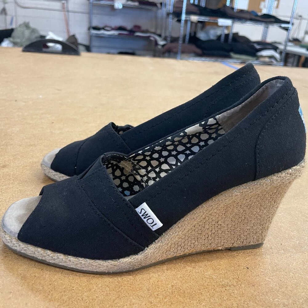 TOMS Shoes Size 7 Women's Black Espadrille Wedges Canvas Peep Toe Slip On